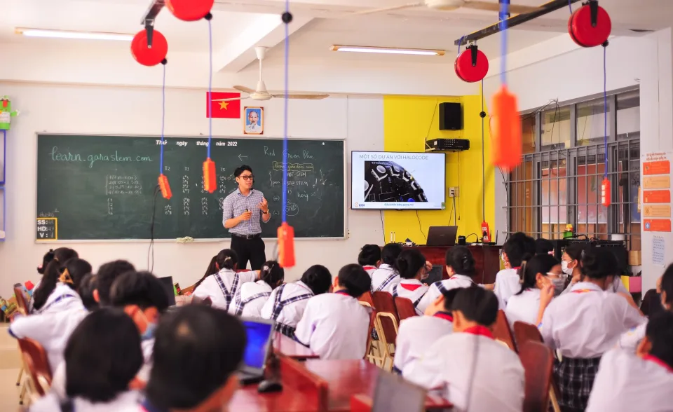 Phòng học sáng sủa, bàn ghế đúng cỡ